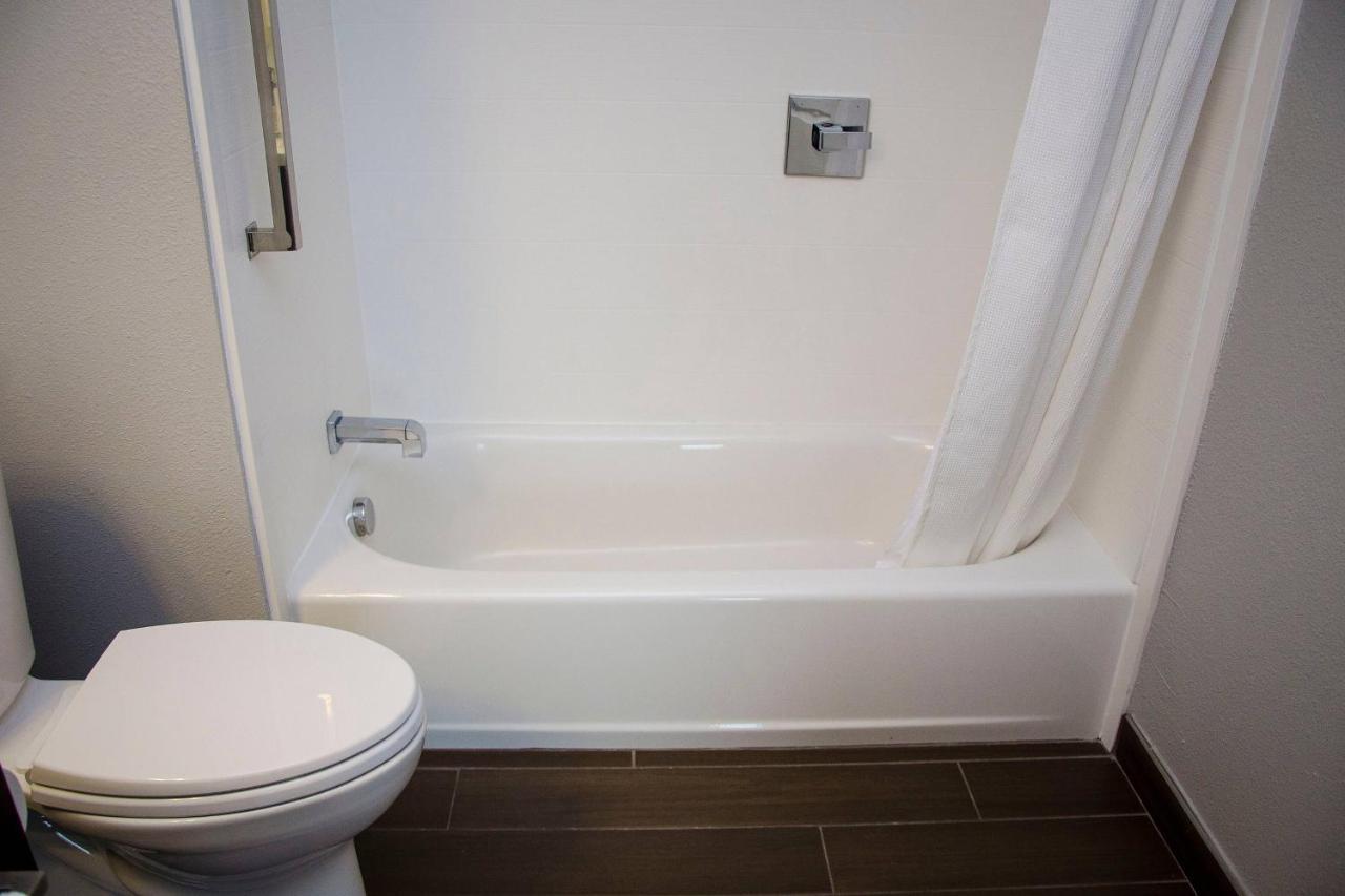Towneplace Suites Fort Worth University Area/Medical Center Экстерьер фото